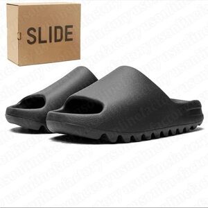YEEZY SLIDES MENS COLOR: DARK ONYX, BLACK